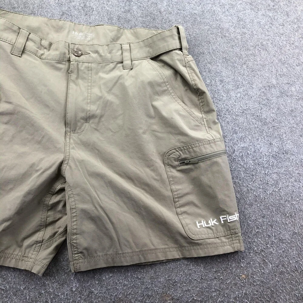 Huk Shorts Mens XL Beige Microfiber 9 Inch Fishing Quick Dry Lightweight Pockets